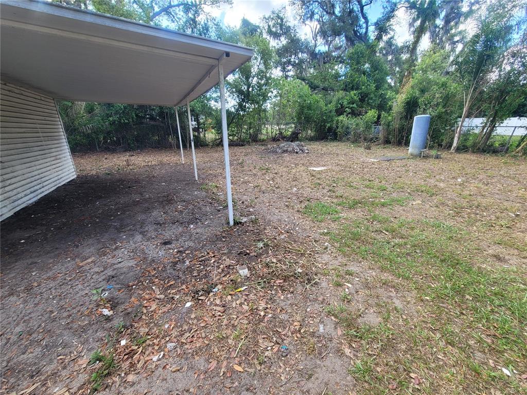 2831 North Valrico Road Seffner, FL 33584 - Photo 9 of 26