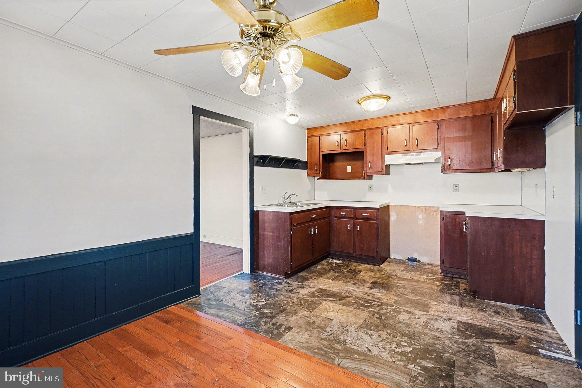 325 East Market Street Beavertown, PA 17813 - Photo 4 of 41 329 Kitchen/ Combo Dining Nook