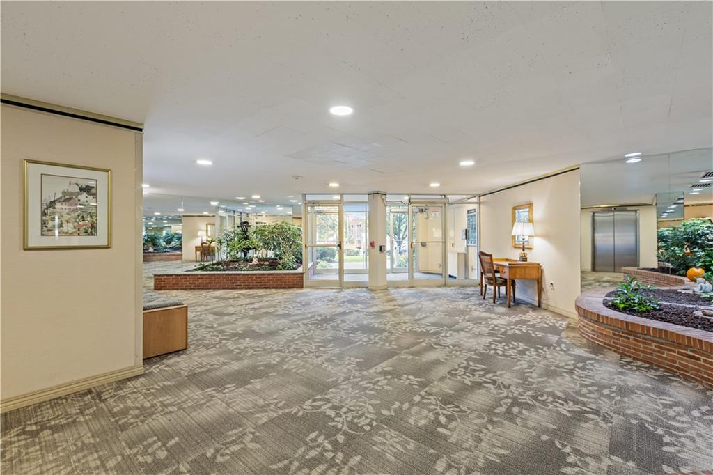 4625 Fifth Avenue, Unit 209 Pittsburgh, PA 15213 - Photo 4 of 23 a view of a hallway with seating area