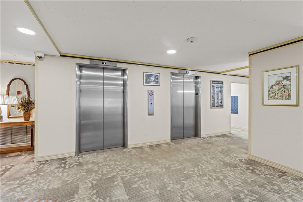 4625 Fifth Avenue, Unit 209 Pittsburgh, PA 15213 - Photo 7 of 23 a view of an empty room