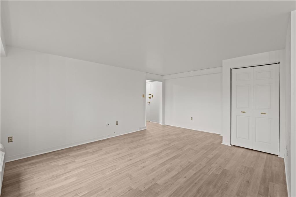 4625 Fifth Avenue, Unit 209 Pittsburgh, PA 15213 - Photo 10 of 23 a view of an empty room