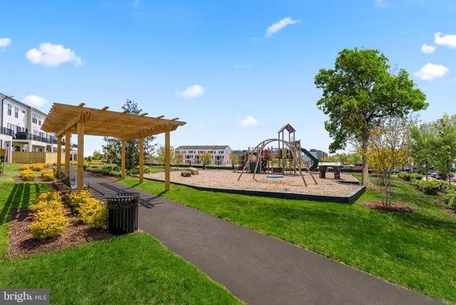 $620,170 | 21843 Beckhorn Sta Terrace, Broadlands, VA 20148