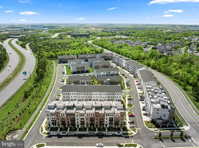 $620,170 | 21843 Beckhorn Sta Terrace, Broadlands, VA 20148