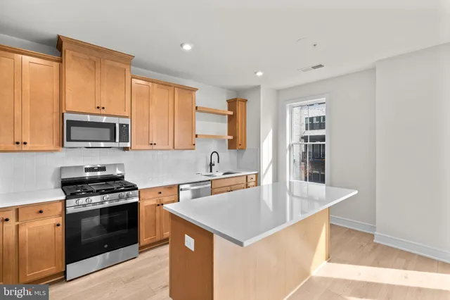 $620,170 | 21843 Beckhorn Sta Terrace, Broadlands, VA 20148