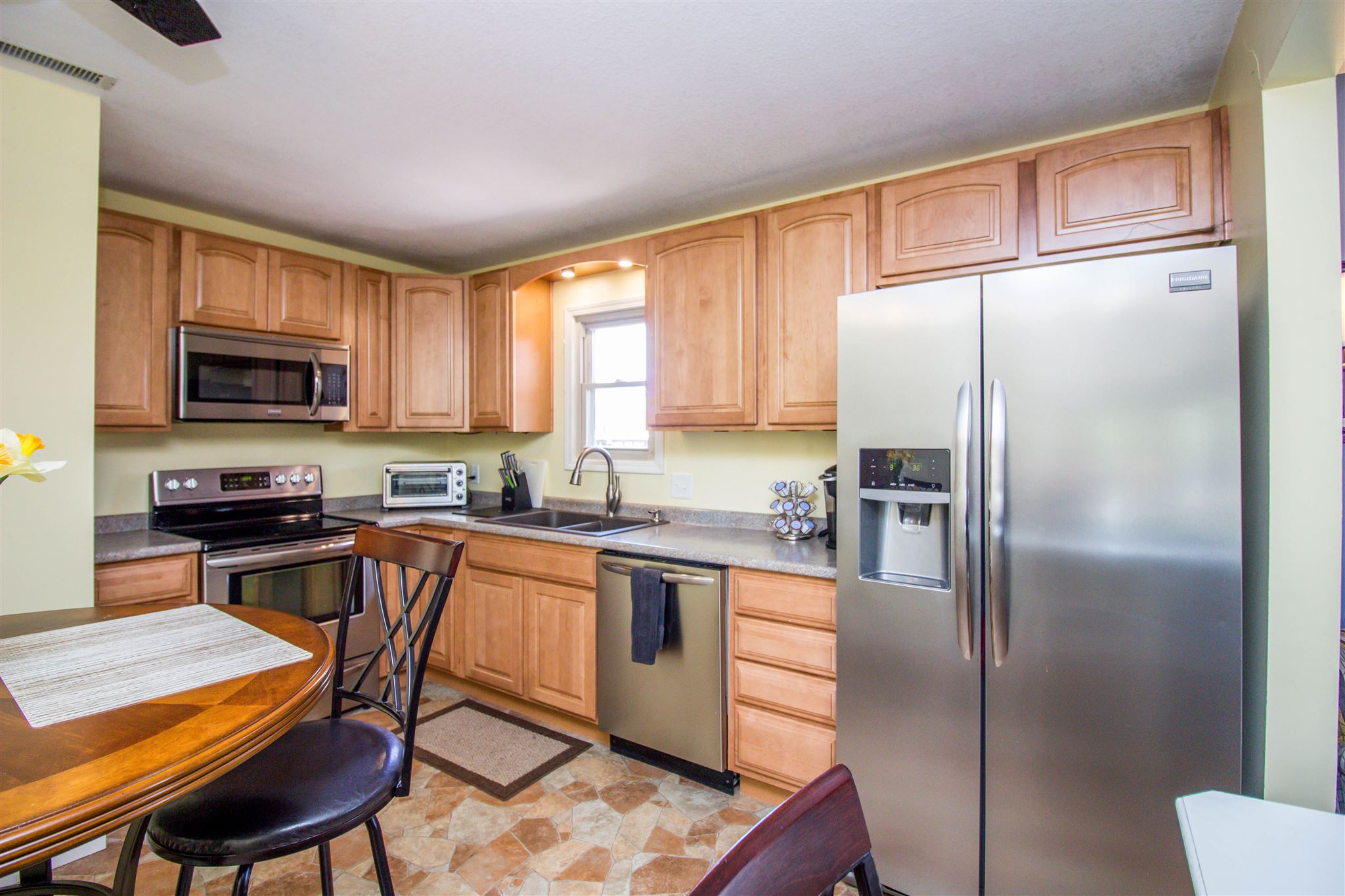 9215 Mariners Ridge Drive Fort Wayne, IN 46819 - Photo 14 of 32