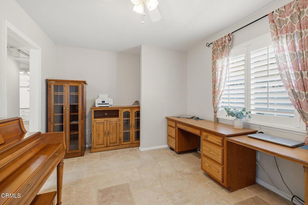 1256 Rugby Avenue Ventura, CA 93004 - Photo 7 of 33