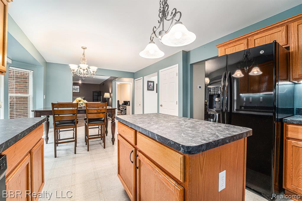 22795 Fawn Road Trenton, MI 48183 - Photo 12 of 35 Gallery Image 12