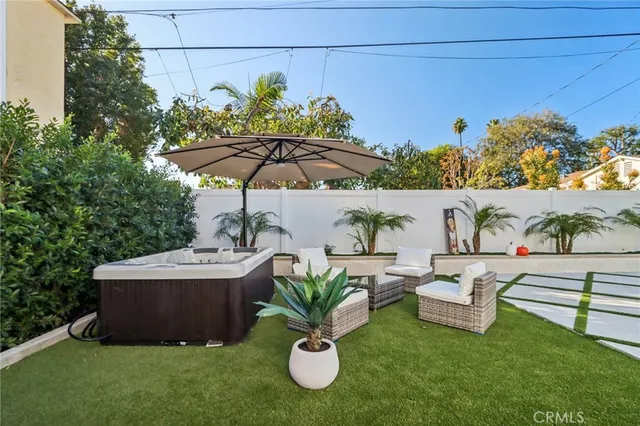 $2,399,950 | 2227 North Lamer Street, Burbank, CA 91504