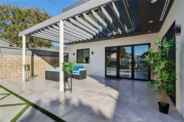 $2,399,950 | 2227 North Lamer Street, Burbank, CA 91504