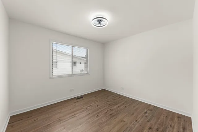 $390,000 | 988 Chelsea Lane, Schaumburg, IL 60193