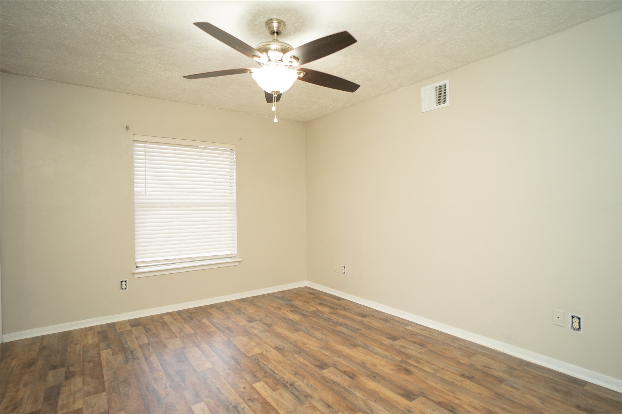 2956 Waterloo Road Pearland, TX 77581 - Photo 13 of 17 Bedroom