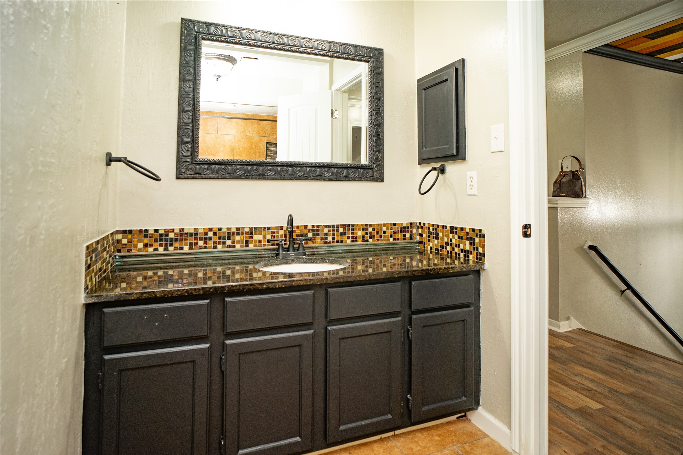 2956 Waterloo Road Pearland, TX 77581 - Photo 15 of 17 Guest Bathroom