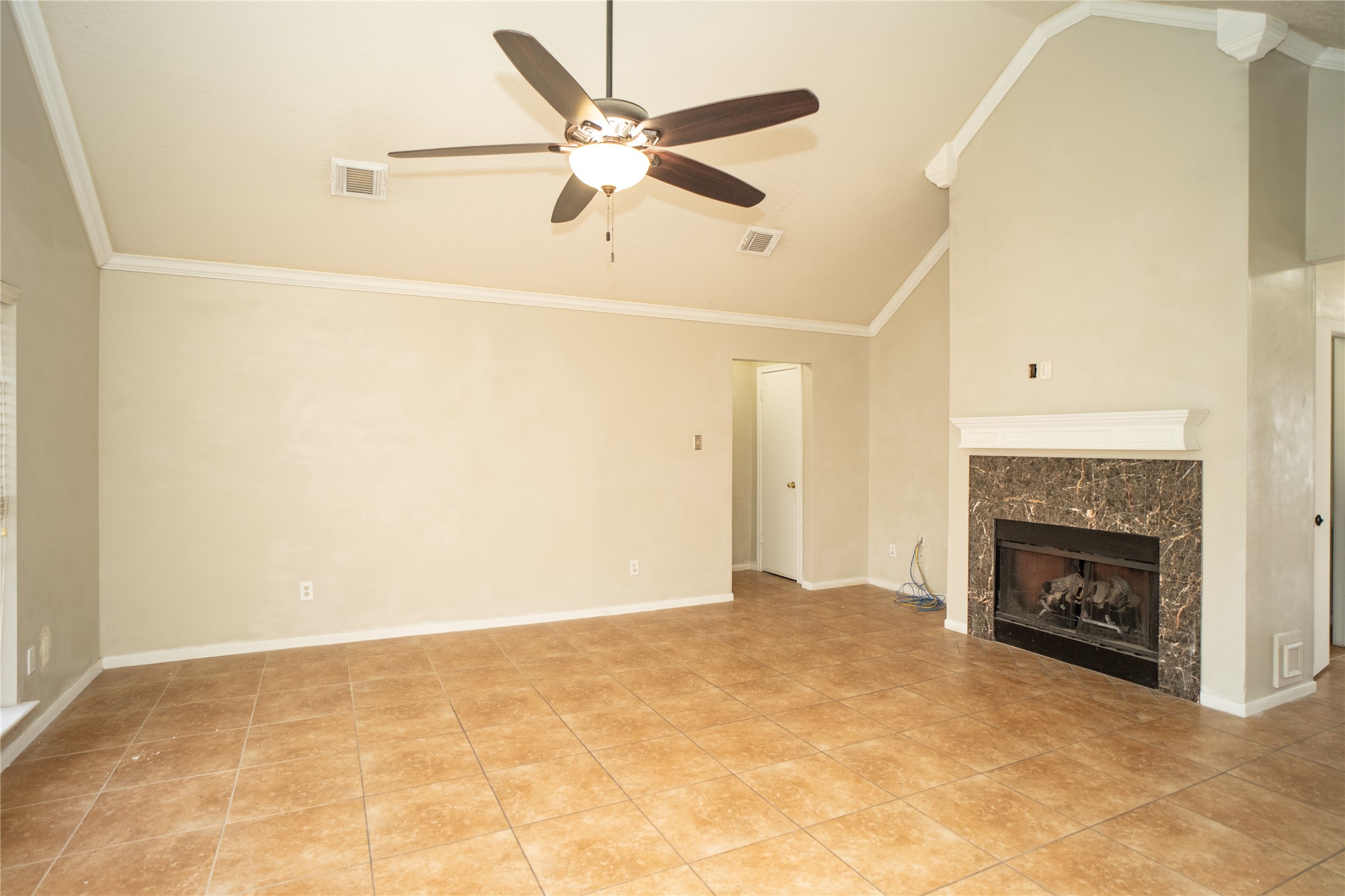 2956 Waterloo Road Pearland, TX 77581 - Photo 3 of 17 Family Room