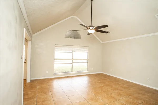 $2,550 | 2956 Waterloo Road, Pearland, TX 77581