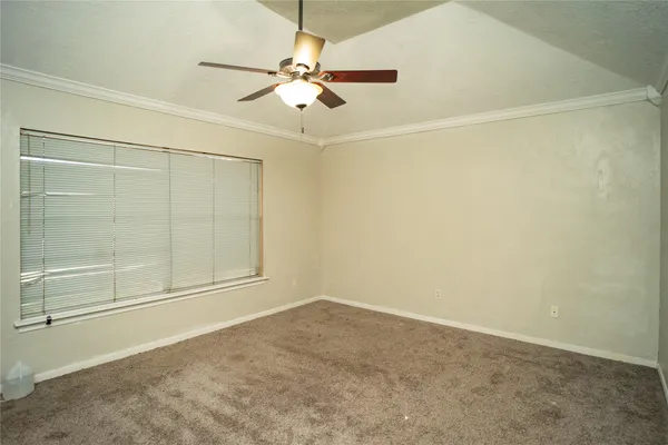 $2,550 | 2956 Waterloo Road, Pearland, TX 77581