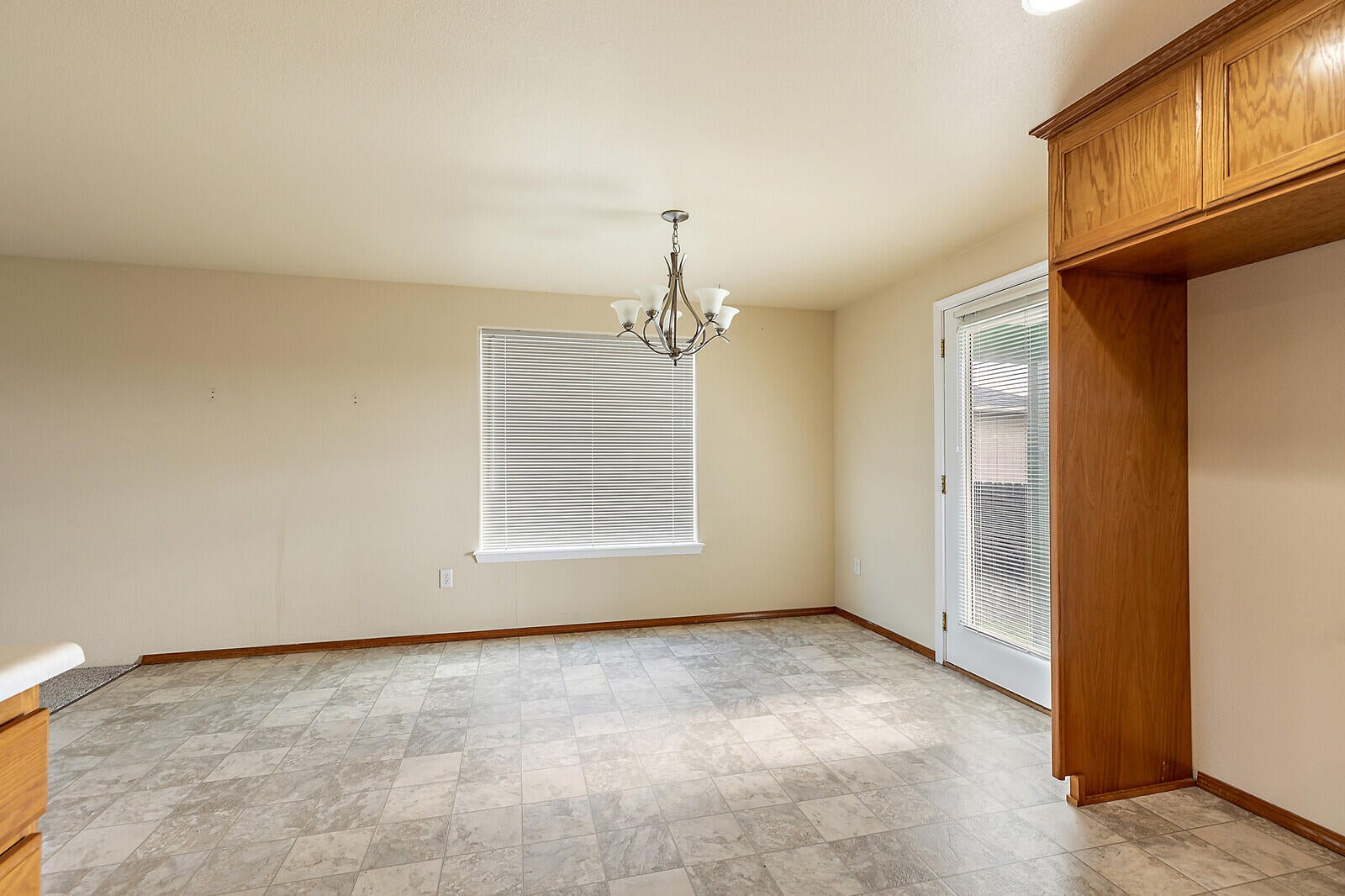 560 Barton Road Eagle Point, OR 97524 - Photo 17 of 30 18_BR_18_mls