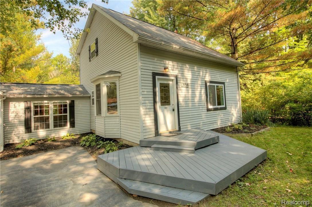 39510 Koppernick Road Canton, MI 48187 - Photo 4 of 31 3 FRT.jpg