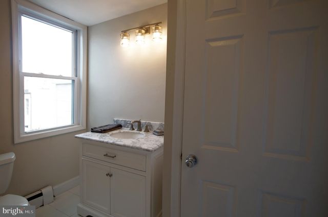 $940,000 | 330 E Street Southeast, Washington, DC 20003