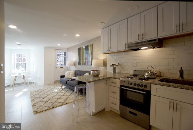 $940,000 | 330 E Street Southeast, Washington, DC 20003