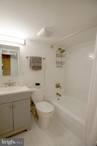 $940,000 | 330 E Street Southeast, Washington, DC 20003