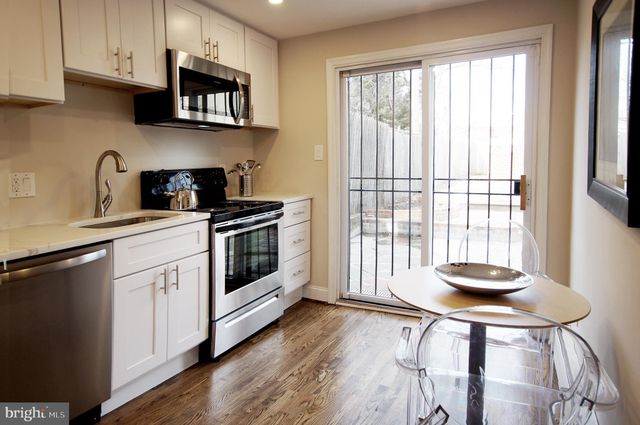 $940,000 | 330 E Street Southeast, Washington, DC 20003