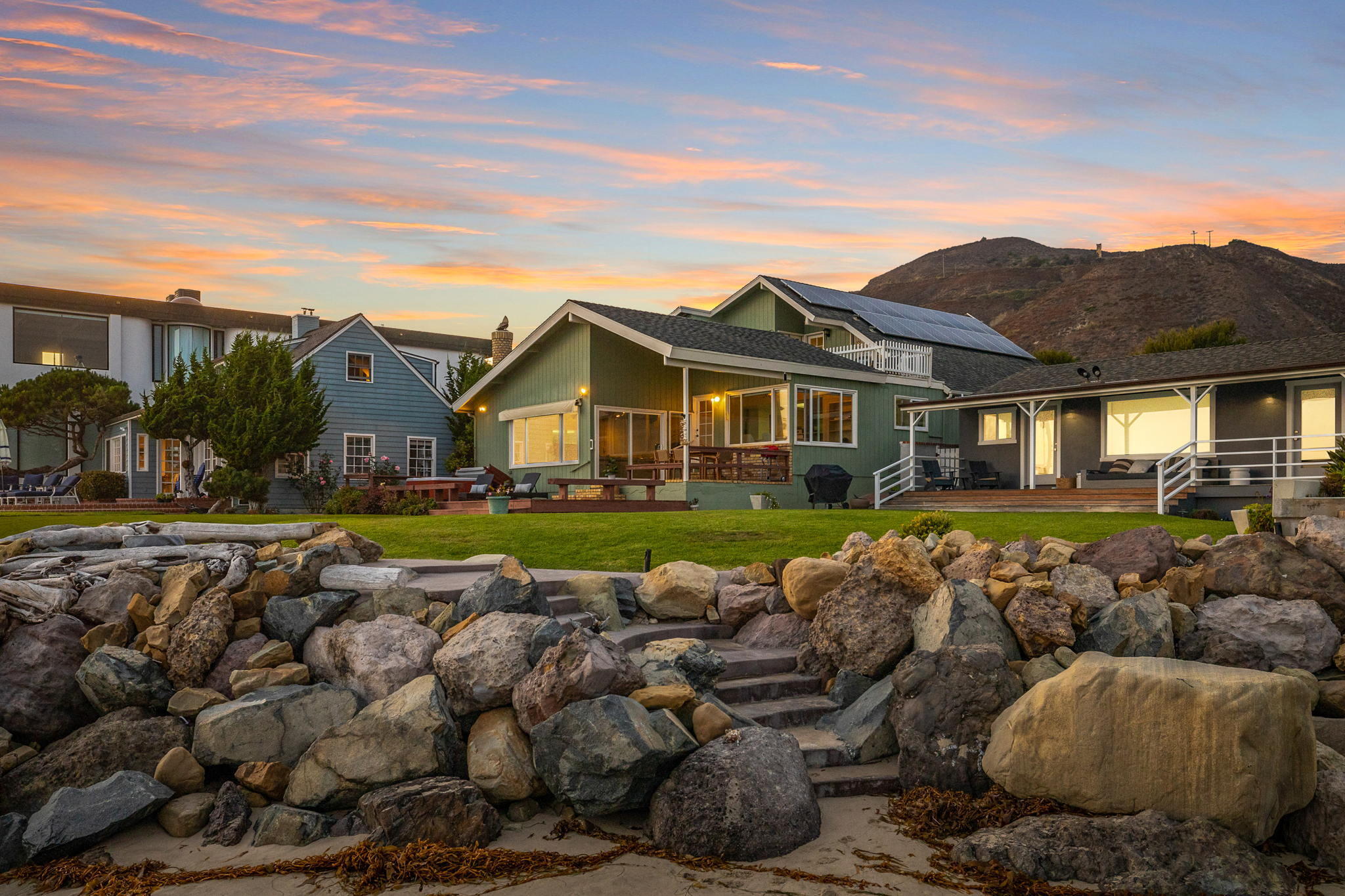 3-web-or-mls-UpmarketMedia_2908SolTwi-1