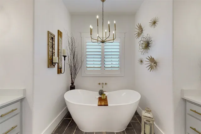 $2,200,000 | 1981 County Road 202, Caldwell, TX 77836