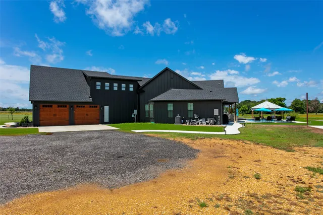 $2,200,000 | 1981 County Road 202, Caldwell, TX 77836