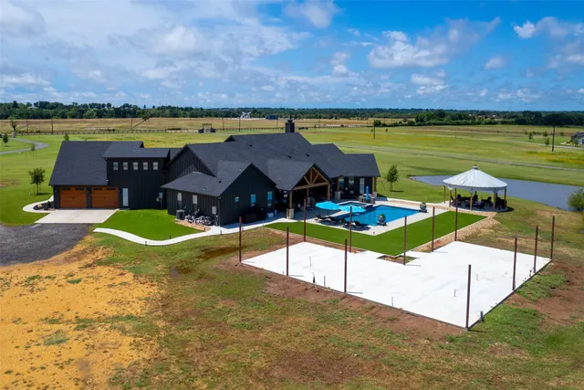 $2,200,000 | 1981 County Road 202, Caldwell, TX 77836
