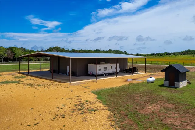 $2,200,000 | 1981 County Road 202, Caldwell, TX 77836