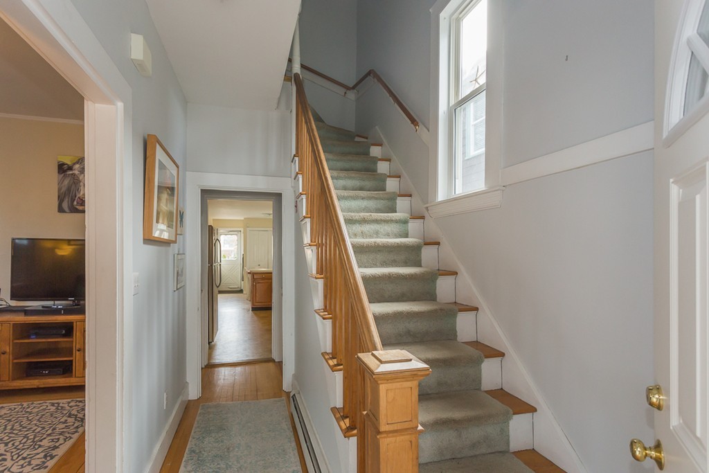 12 Elmwood Road Swampscott, MA 01907 - Photo 4 of 19 Gallery Image 4