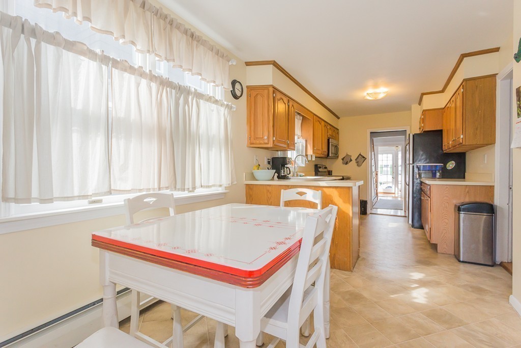 12 Elmwood Road Swampscott, MA 01907 - Photo 10 of 19 Gallery Image 10