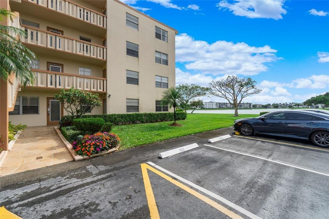 4021 Newcastle B, Unit 4021 Boca Raton, FL 33434 - Photo 4 of 25 Photo 4
