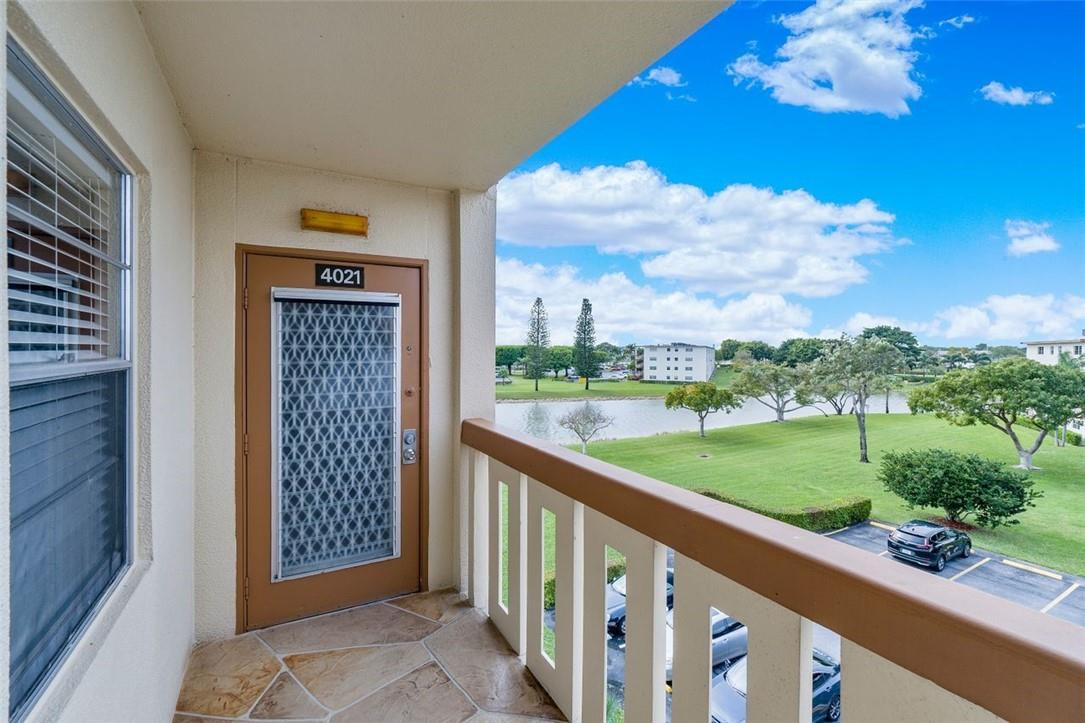 4021 Newcastle B, Unit 4021 Boca Raton, FL 33434 - Photo 5 of 25 Photo 5