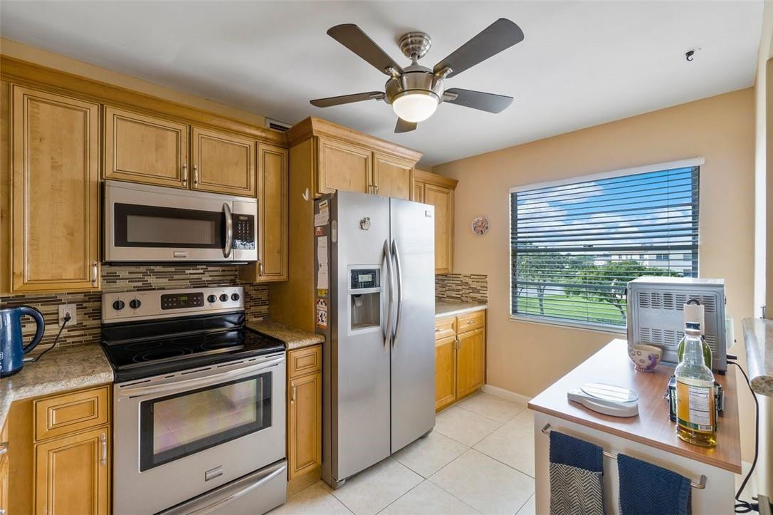 4021 Newcastle B, Unit 4021 Boca Raton, FL 33434 - Photo 9 of 25 Photo 9