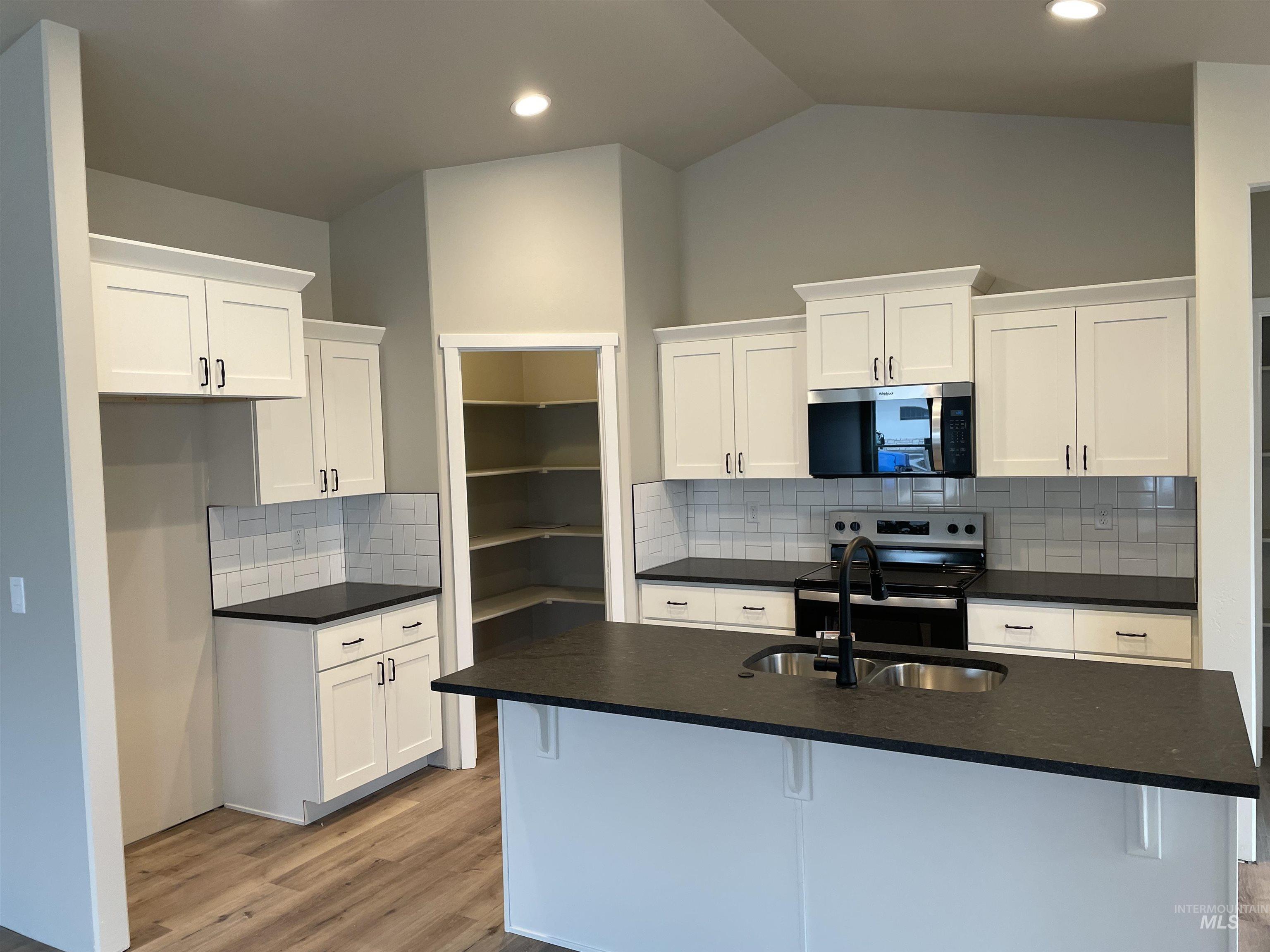904 Quartz Road Kimberly, ID 83341 - Photo 2 of 16