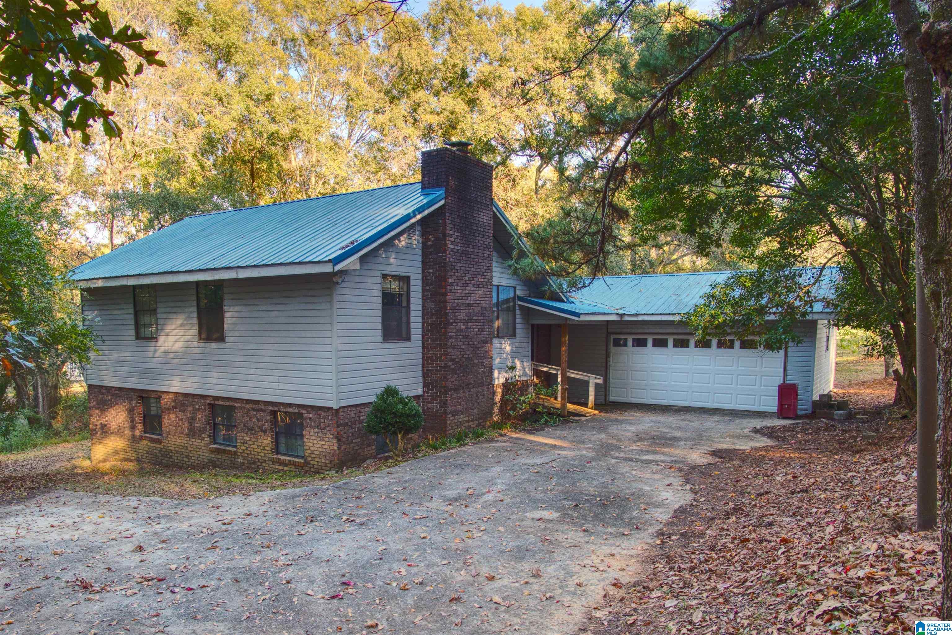 580 Lee Circle Cropwell, AL 35054 - Photo 2 of 17
