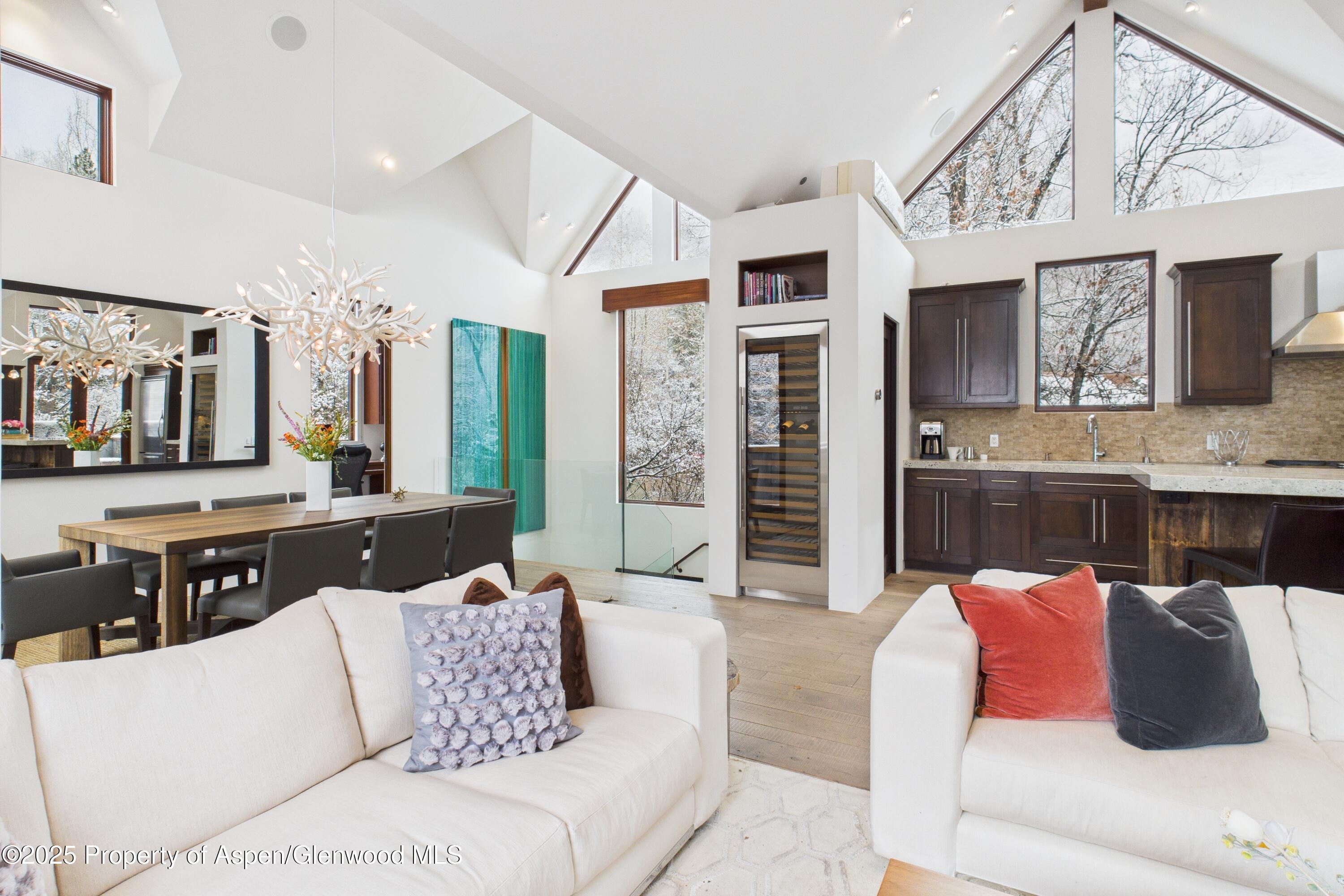 71-73 Smuggler Grove Aspen, CO 81611 - Photo 4 of 13 CAM04387G0-PR0053-STILL035