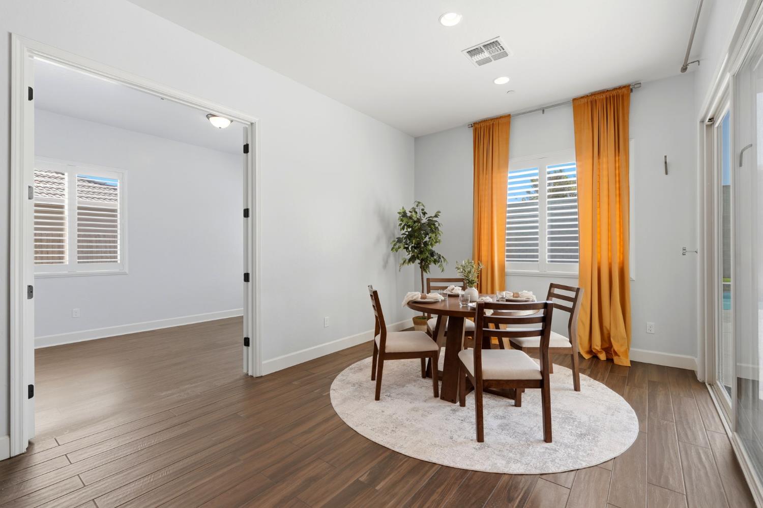 3368 North Discovery Way Hanford, CA 93230 - Photo 18 of 43 a dining room with furniture and window