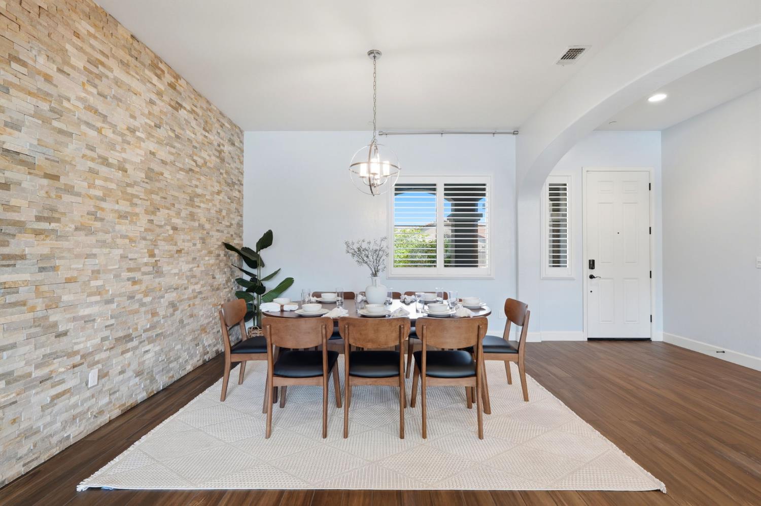 3368 North Discovery Way Hanford, CA 93230 - Photo 6 of 43 a dining room with furniture and window