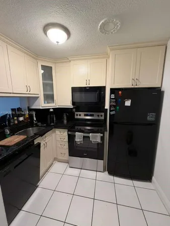 $1,600 | 488 Northwest 165th Street, Unit B614, Miami, FL 33169
