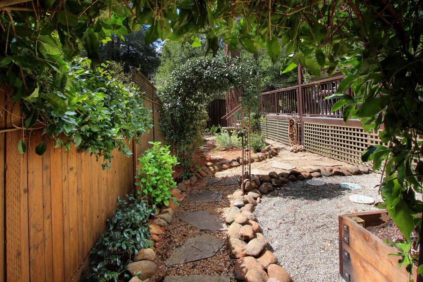 290 Sunnycroft Road Ben Lomond, CA 95005 - Photo 17 of 28 Gallery Image 17