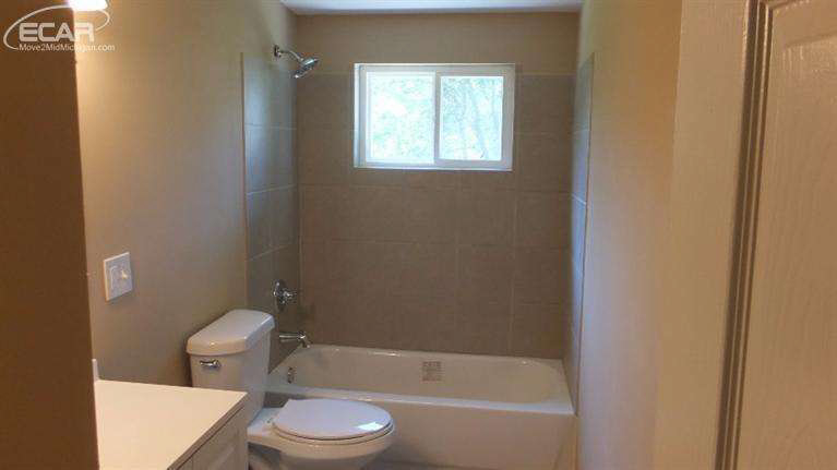 2499 Baldwin Road Fenton, MI 48430 - Photo 14 of 46 20445630-13.JPG