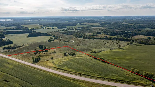 $95,000 | 22-54 State Highway, Waupaca, WI 54981