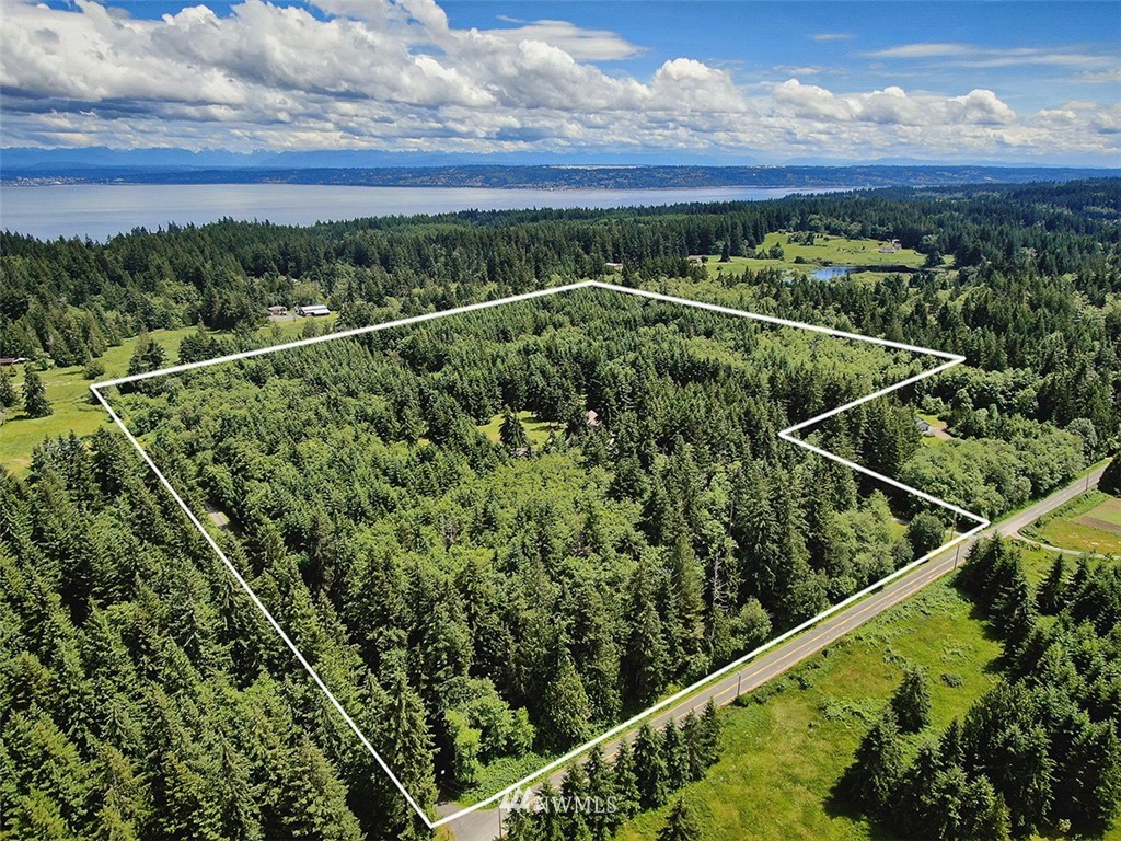 4400 Campbell Road Clinton, WA 98236 - Photo 2 of 40 Gallery Image 2