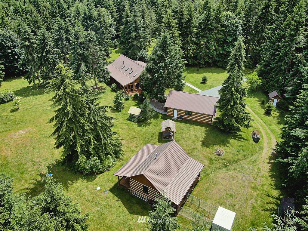4400 Campbell Road Clinton, WA 98236 - Photo 3 of 40 Gallery Image 3