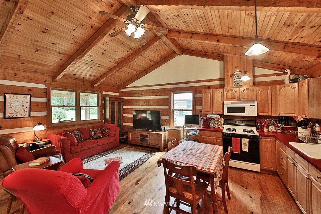 4400 Campbell Road Clinton, WA 98236 - Photo 32 of 40 Gallery Image 32