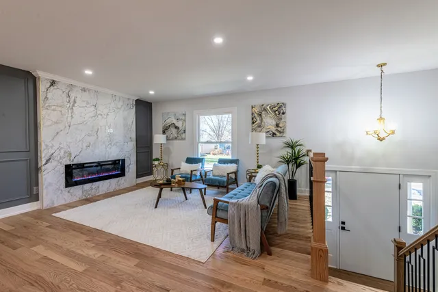 $459,900 | 719 Webster Street, Algonquin, IL 60102