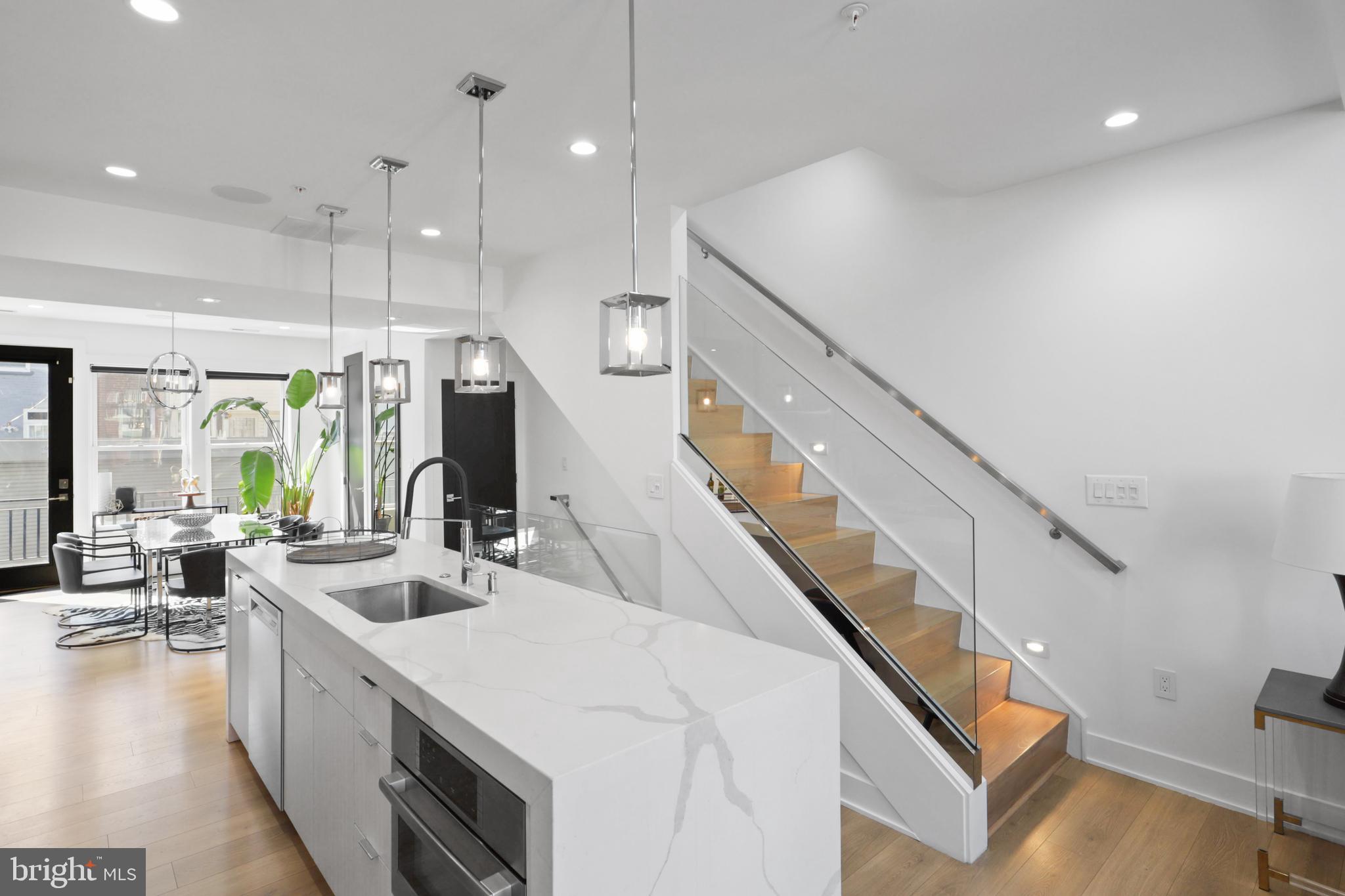 558 Harvard Street Northwest, Unit B Washington, DC 20001 - Photo 14 of 67