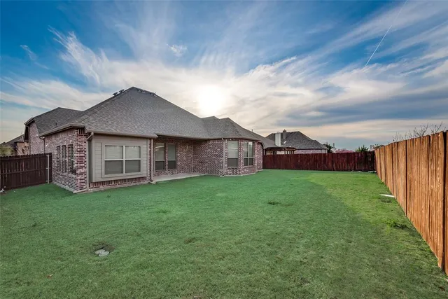 $2,700 | 110 Thoroughbred Street, Waxahachie, TX 75165